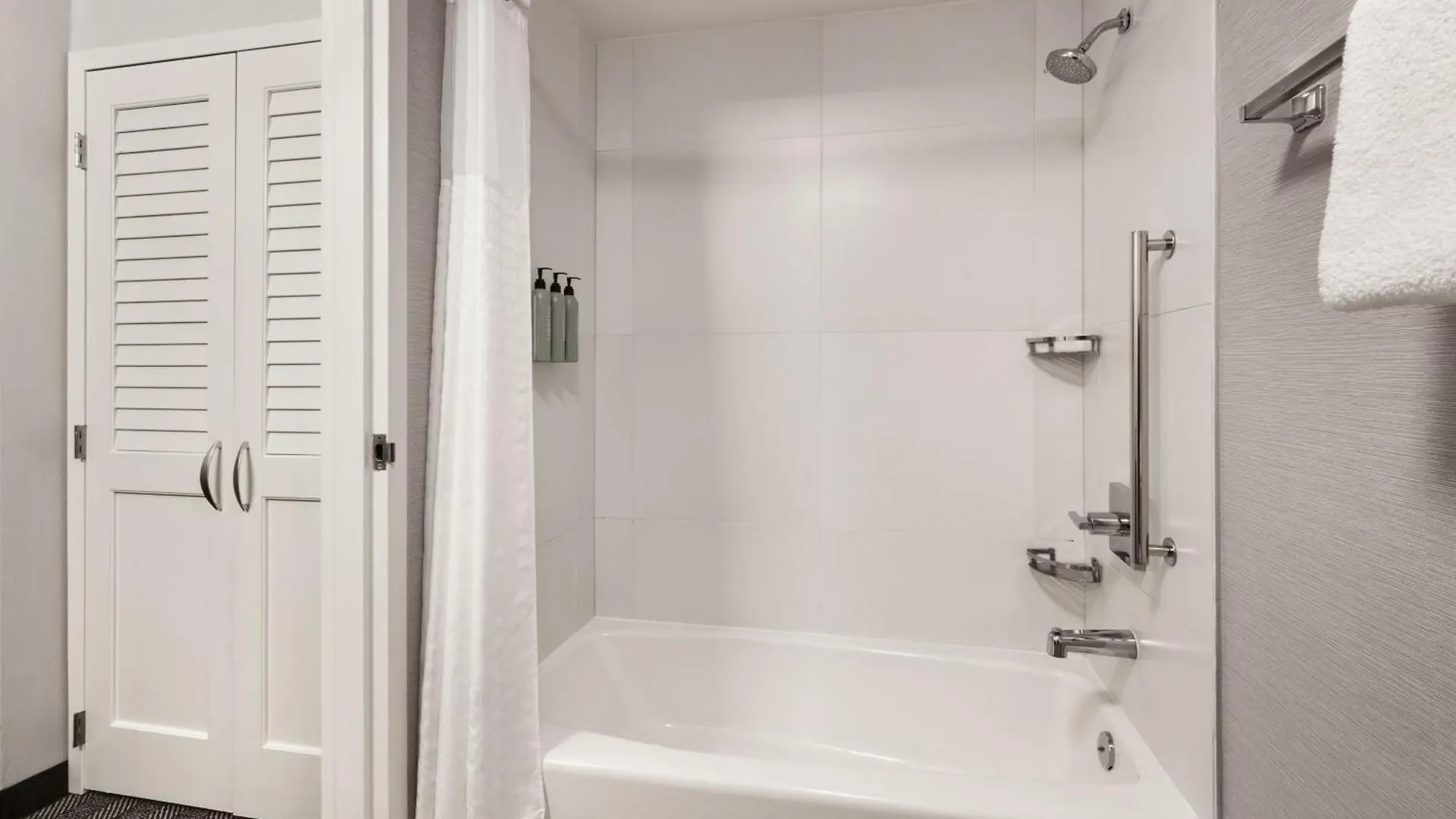 מלון Courtyard By Marriott Memphis Airport